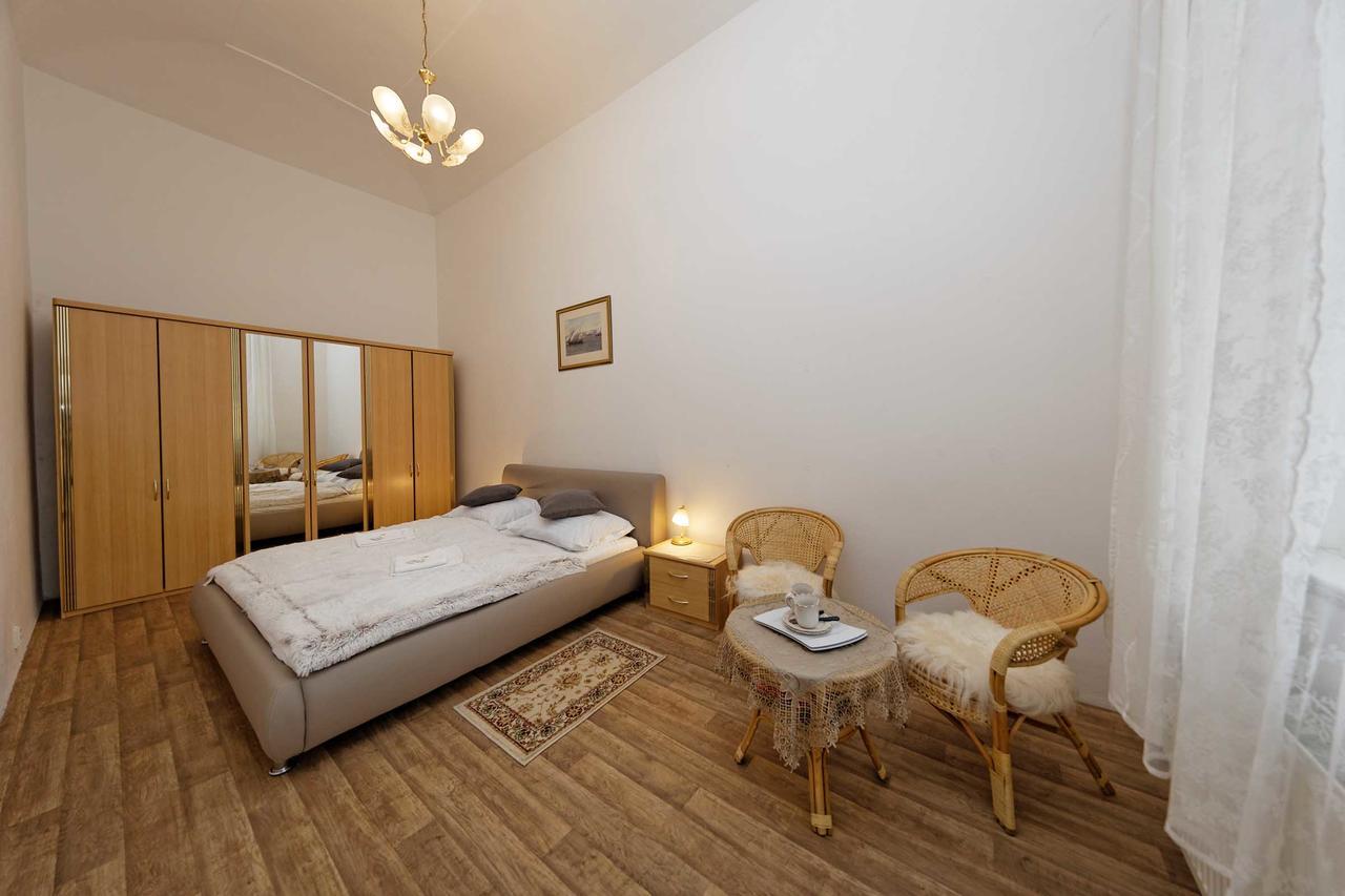 Apartments U Cisare Прага Екстериор снимка