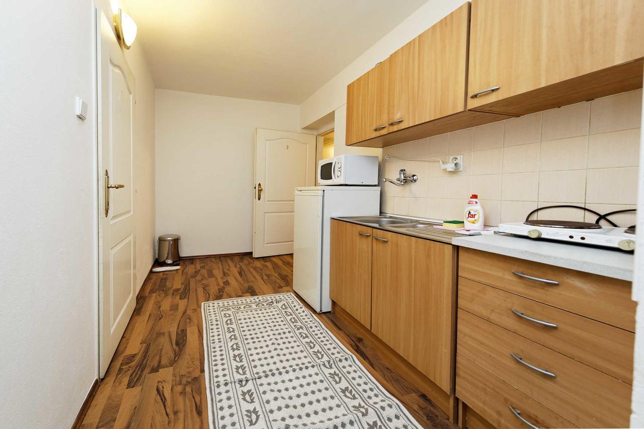 Apartments U Cisare Прага Екстериор снимка