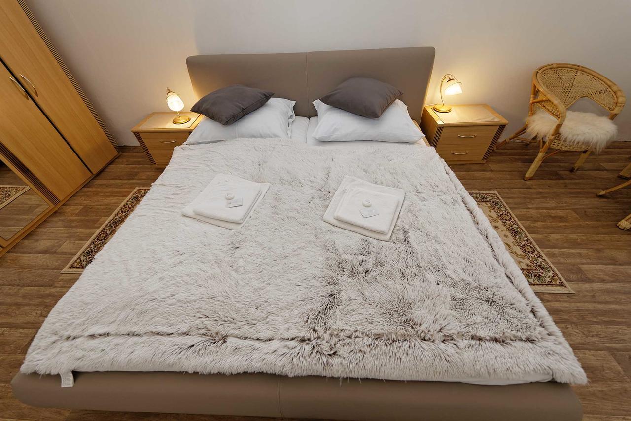Apartments U Cisare Прага Екстериор снимка