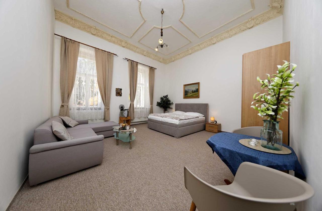 Apartments U Cisare Прага Екстериор снимка