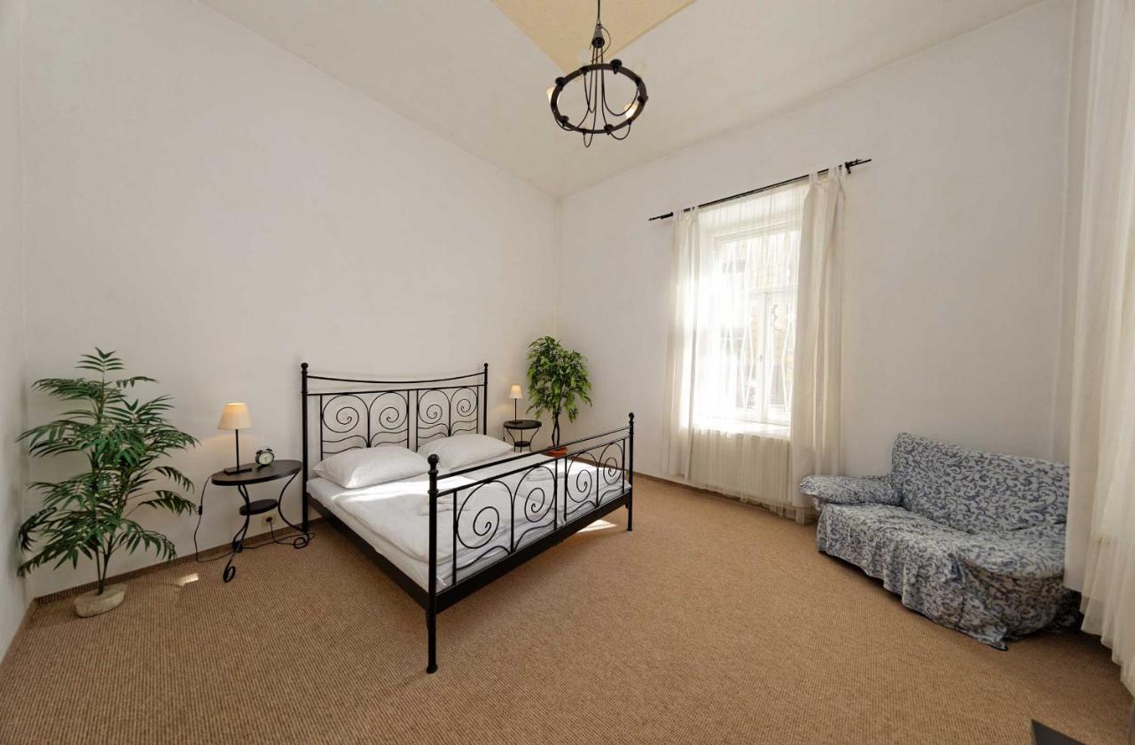 Apartments U Cisare Прага Екстериор снимка