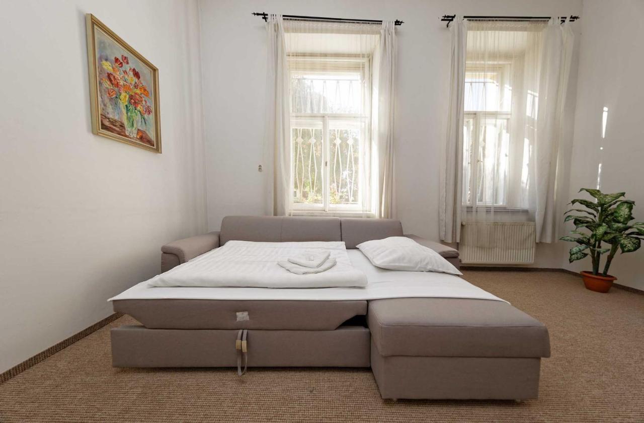 Apartments U Cisare Прага Екстериор снимка